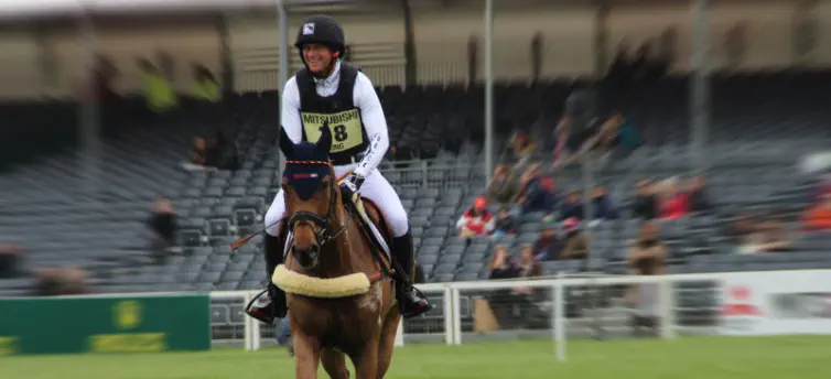 Michael Jung und Sam mit einem cobra Sattel © Foto: Julia Rau